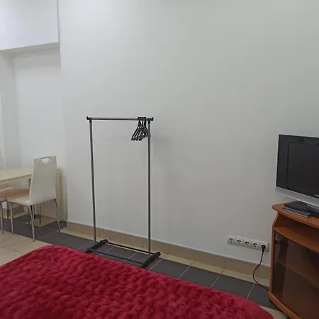 Hostel старий дворик,кімнати біля жд вокзалу Lviv