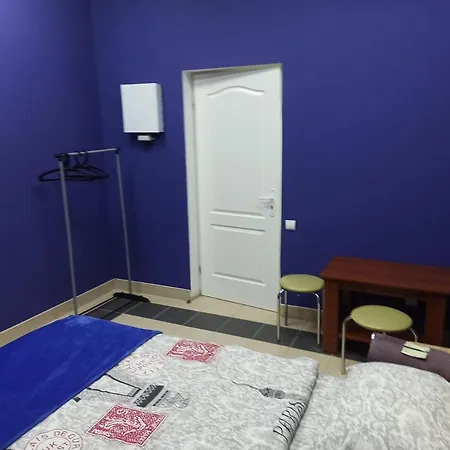 Hostel старий дворик,кімнати біля жд вокзалу Lviv