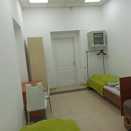 Hostel старий дворик,кімнати біля жд вокзалу