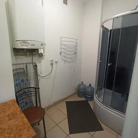 старий дворик,кімнати біля жд вокзалу Hostel