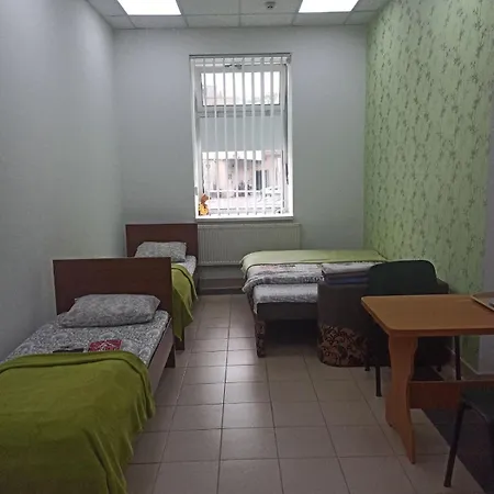 Hostel старий дворик,кімнати біля жд вокзалу *