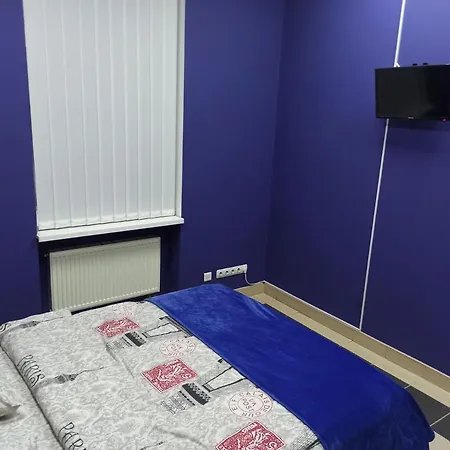 старий дворик,кімнати біля жд вокзалу Albergue *