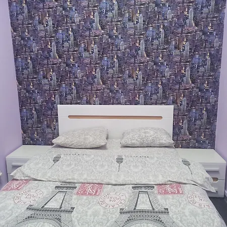 старий дворик,кімнати біля жд вокзалу ホステル