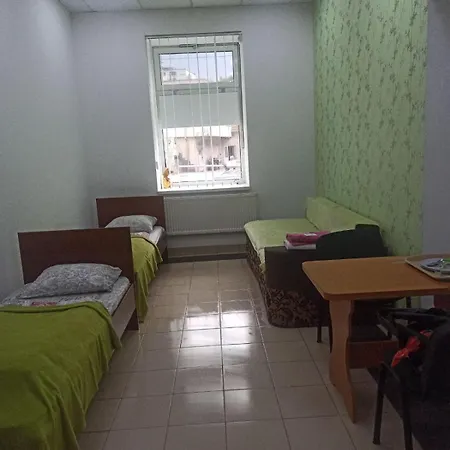 старий дворик,кімнати біля жд вокзалу Lviv