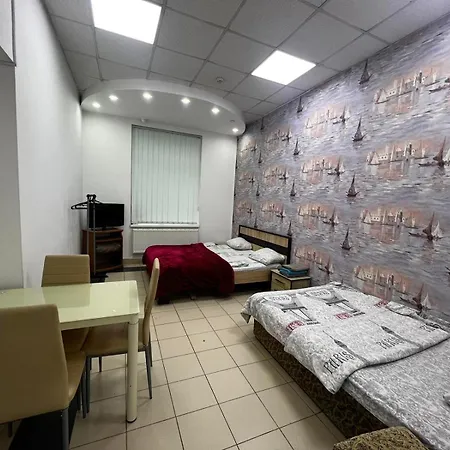 старий дворик,кімнати біля жд вокзалу ホステル リヴィウ