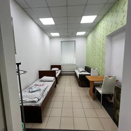 旅馆 старий дворик,кімнати біля жд вокзалу 利沃夫