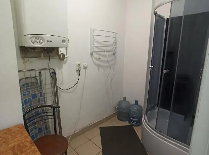 старий дворик,кімнати біля жд вокзалу ホステル