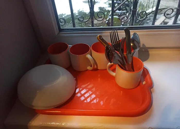 старий дворик,кімнати біля жд вокзалу