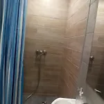Staryi Dvoryk,кімнати подобово біля жд Хостел *