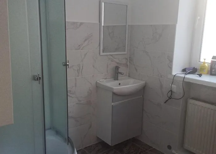 Hostel старий дворик,кімнати біля жд вокзалу Lviv