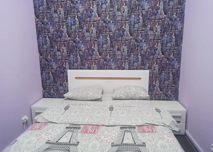 старий дворик,кімнати біля жд вокзалу Hostel