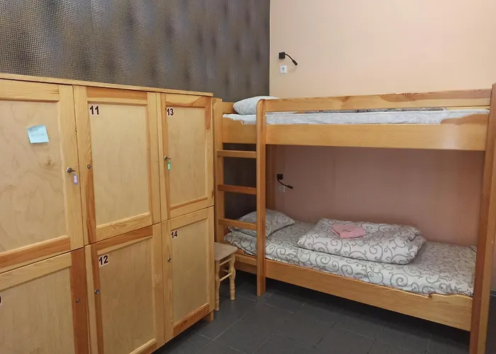 старий дворик,кімнати біля жд вокзалу * Lviv