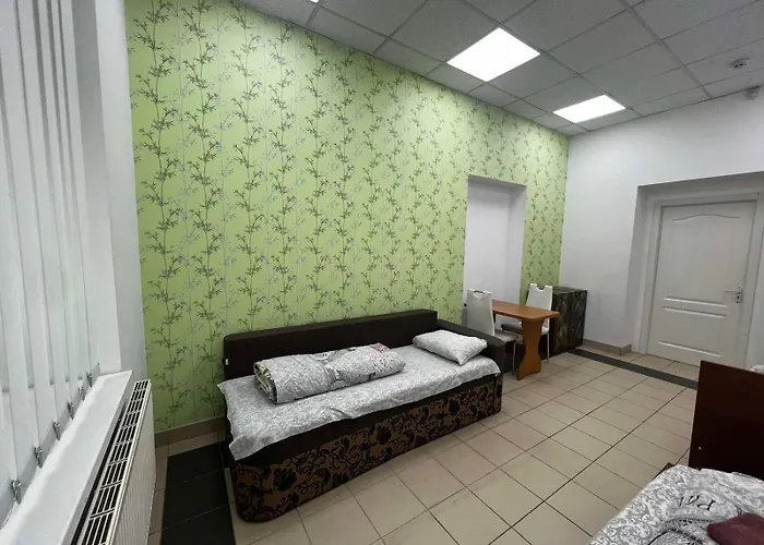 старий дворик,кімнати біля жд вокзалу Hostel *