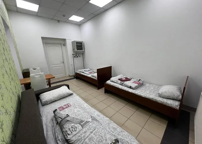 Hostel старий дворик,кімнати біля жд вокзалу *