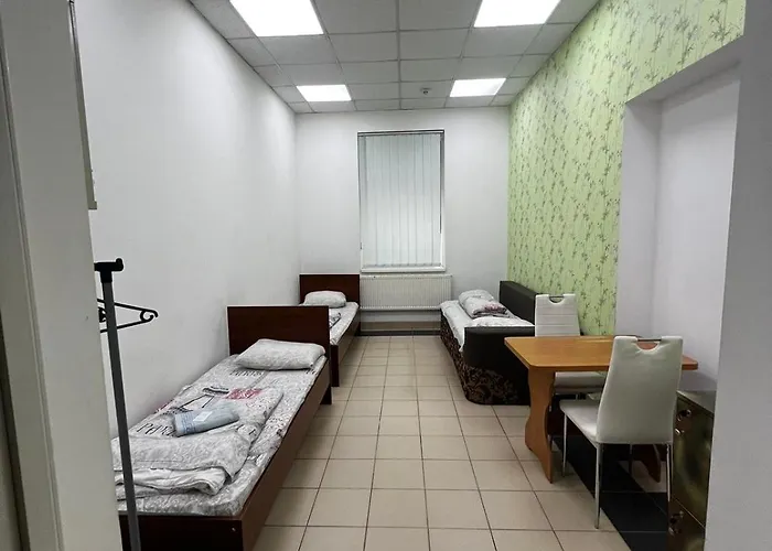 Hostel старий дворик,кімнати біля жд вокзалу Lviv